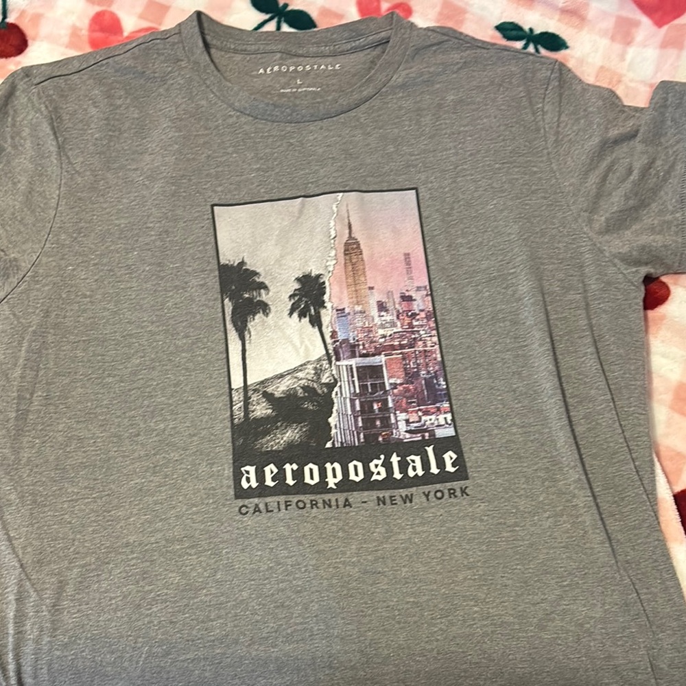 Aeropostale Heather Gray Cityscape Tee